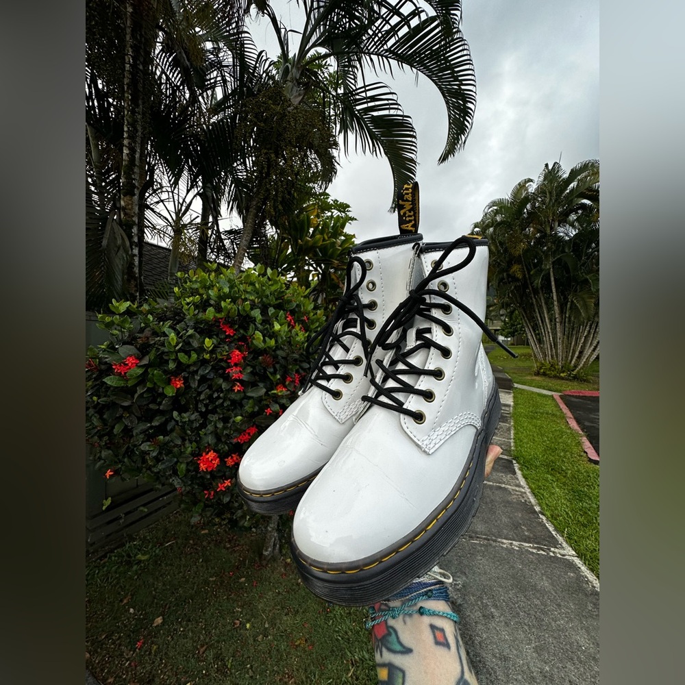 Doc Martens Zavala Shiny White boots